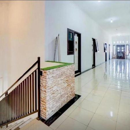 Reddoorz Near Plaza Araya Malang Hotel Blimbing  Екстериор снимка