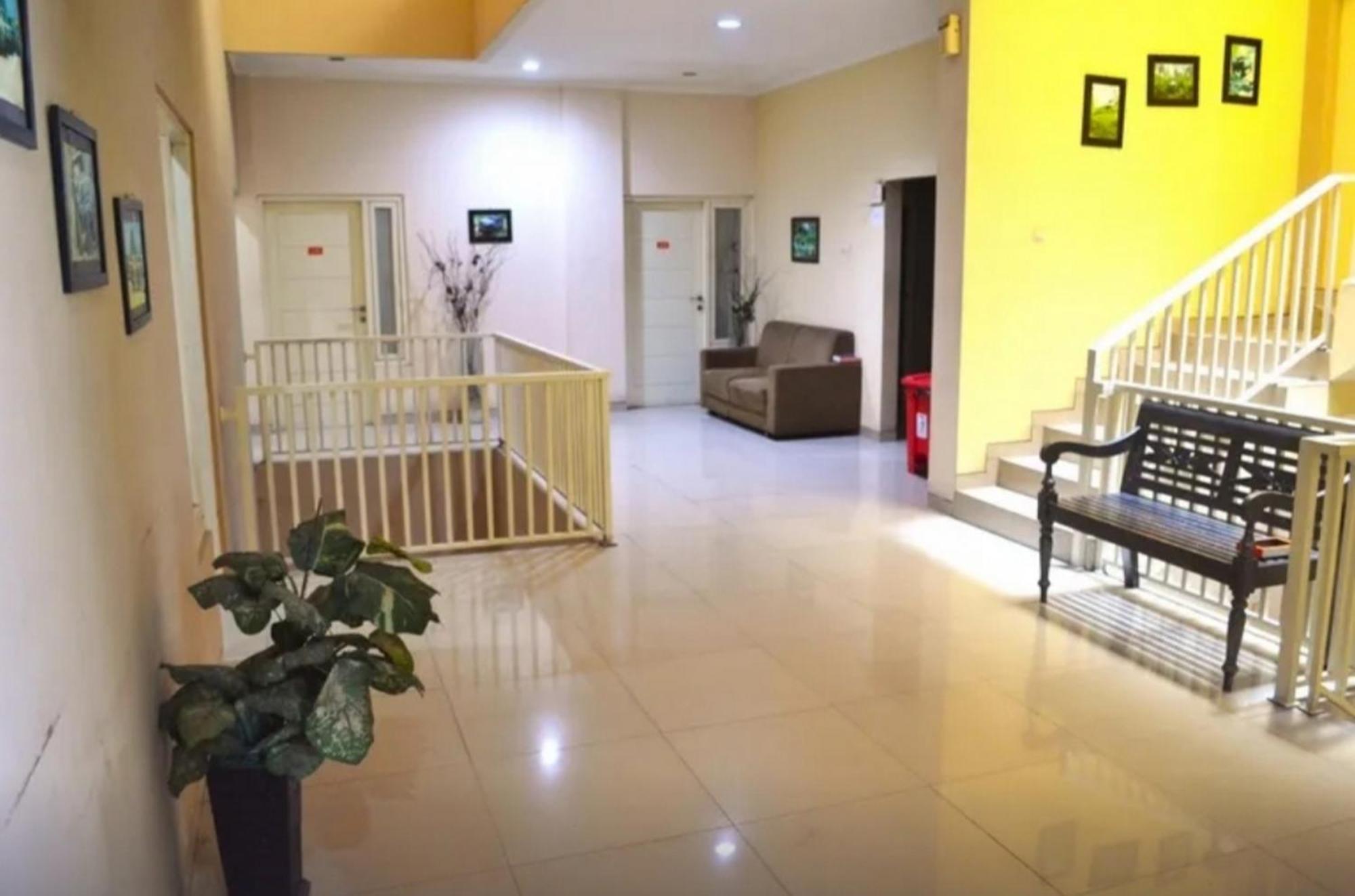 Reddoorz Near Plaza Araya Malang Hotel Blimbing  Екстериор снимка
