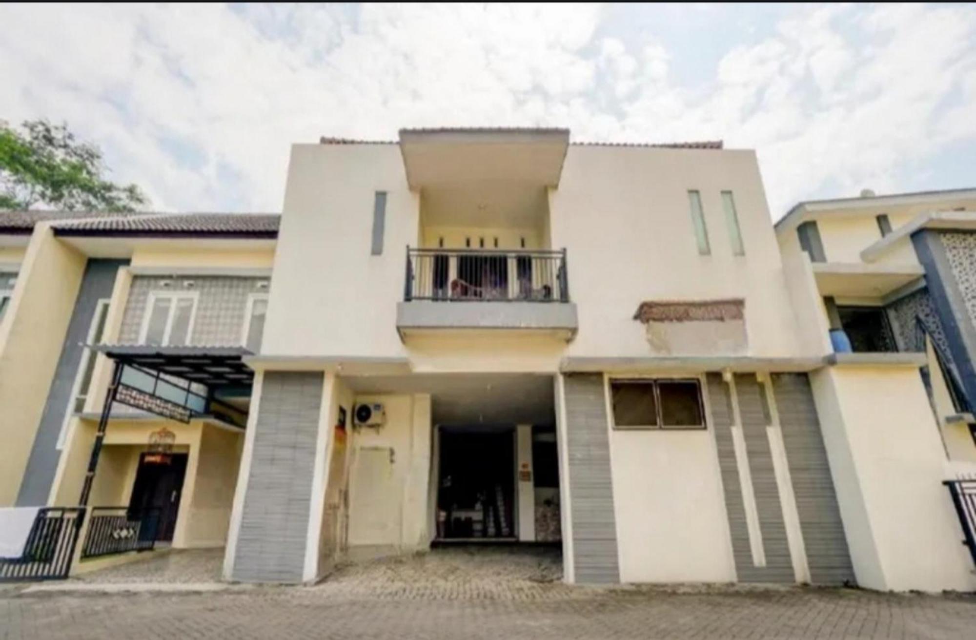 Reddoorz Near Plaza Araya Malang Hotel Blimbing  Екстериор снимка